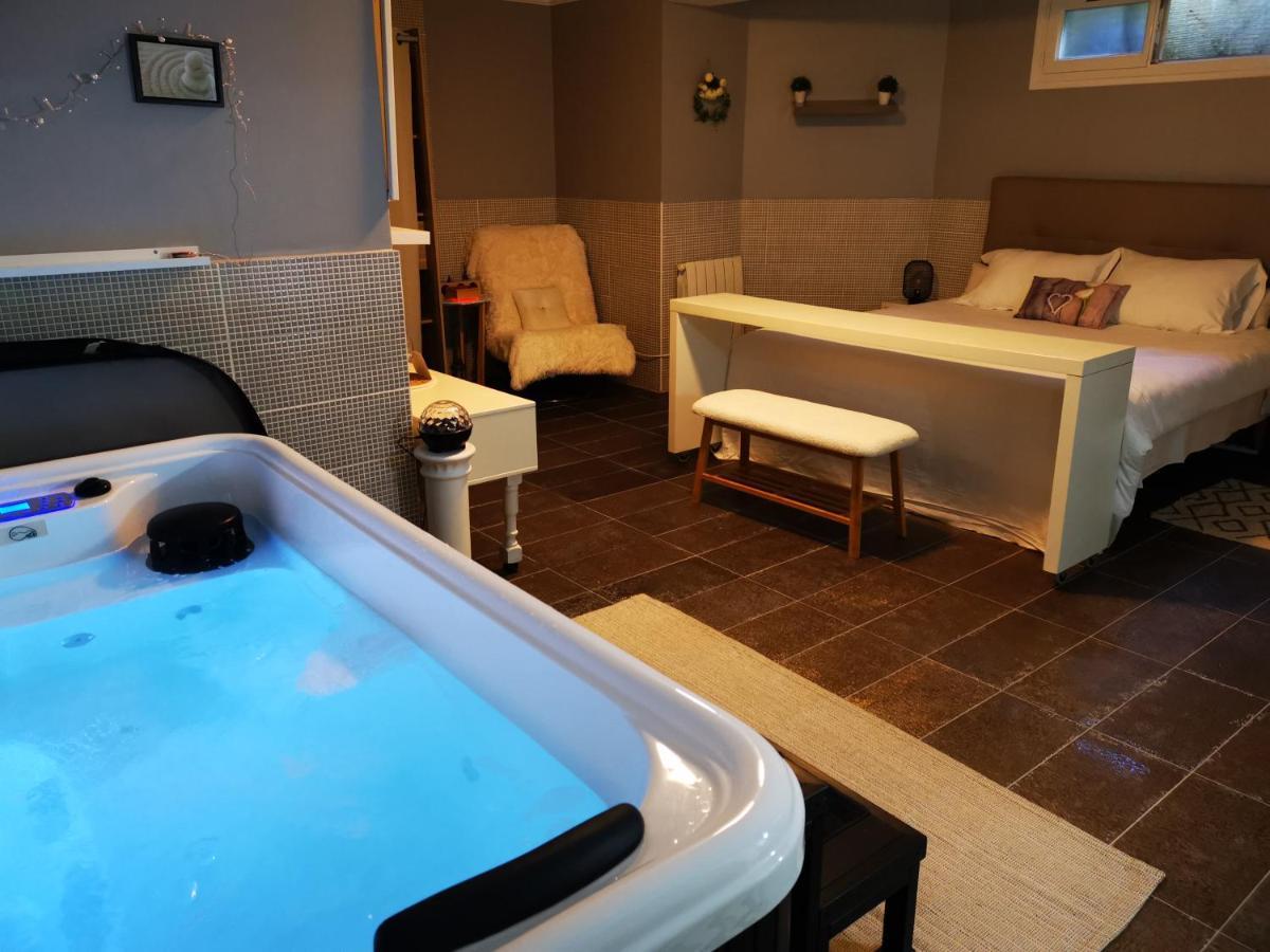 Suite Jacuzzi Au Calme Domont Eksteriør bilde